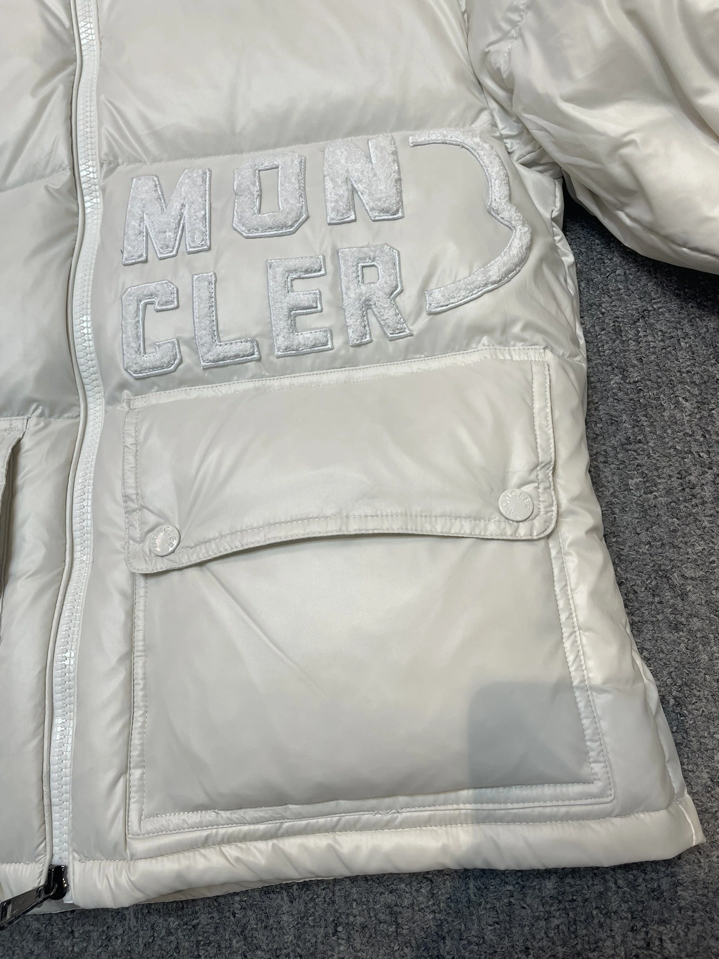 Moncler Down Jackets ComfortFit 146299