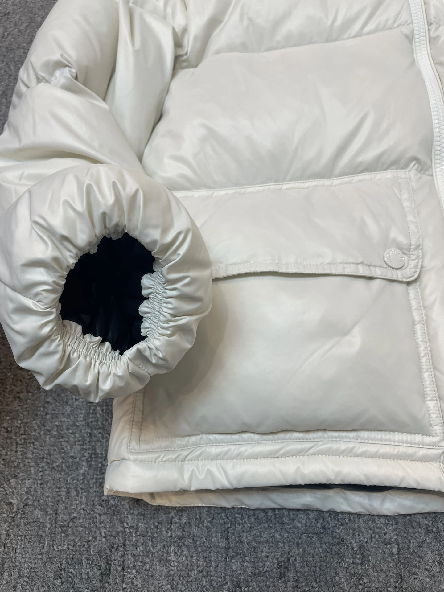 Moncler Down Jackets ComfortFit 146299