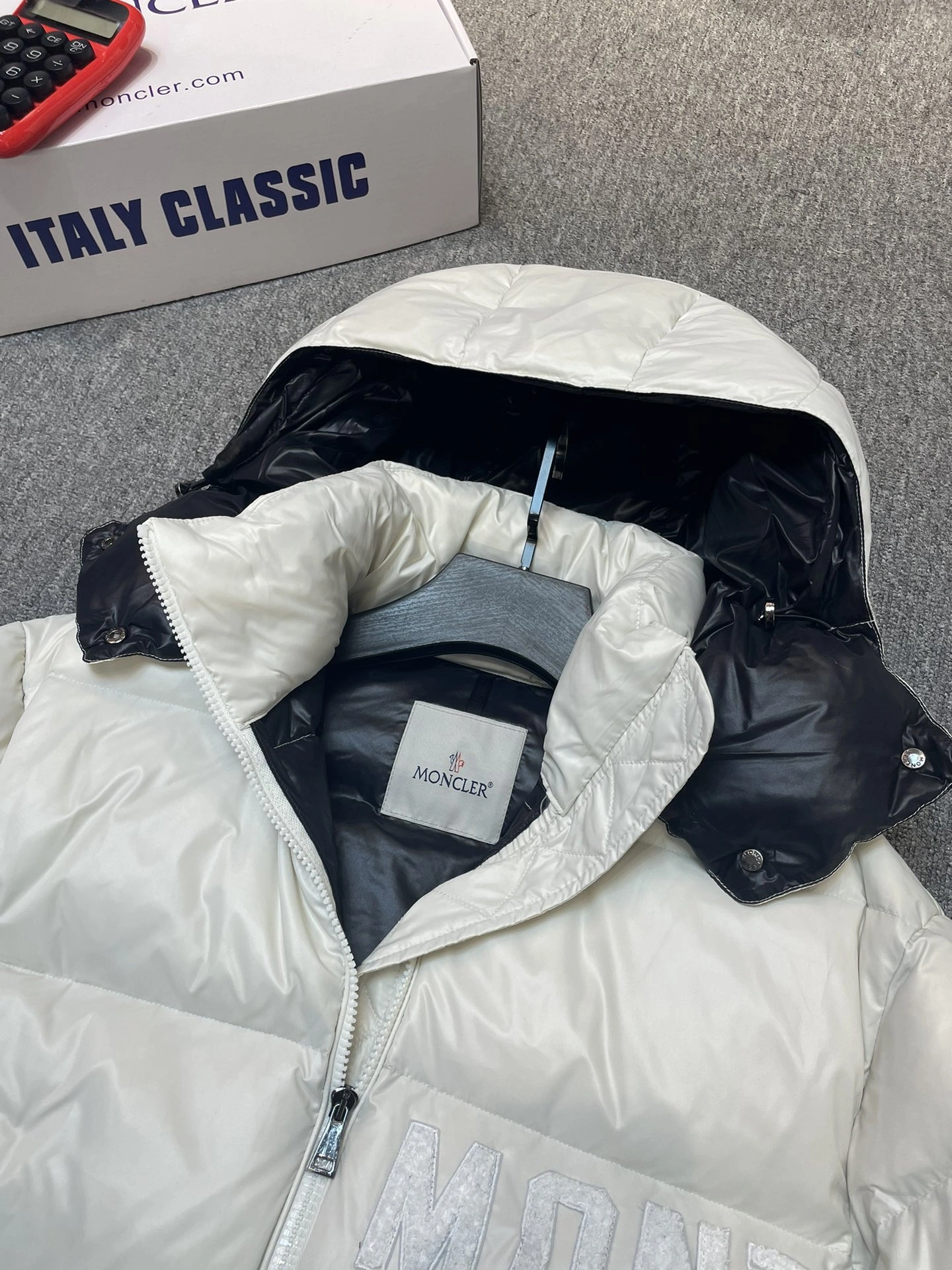 Moncler Down Jackets ComfortFit 146299