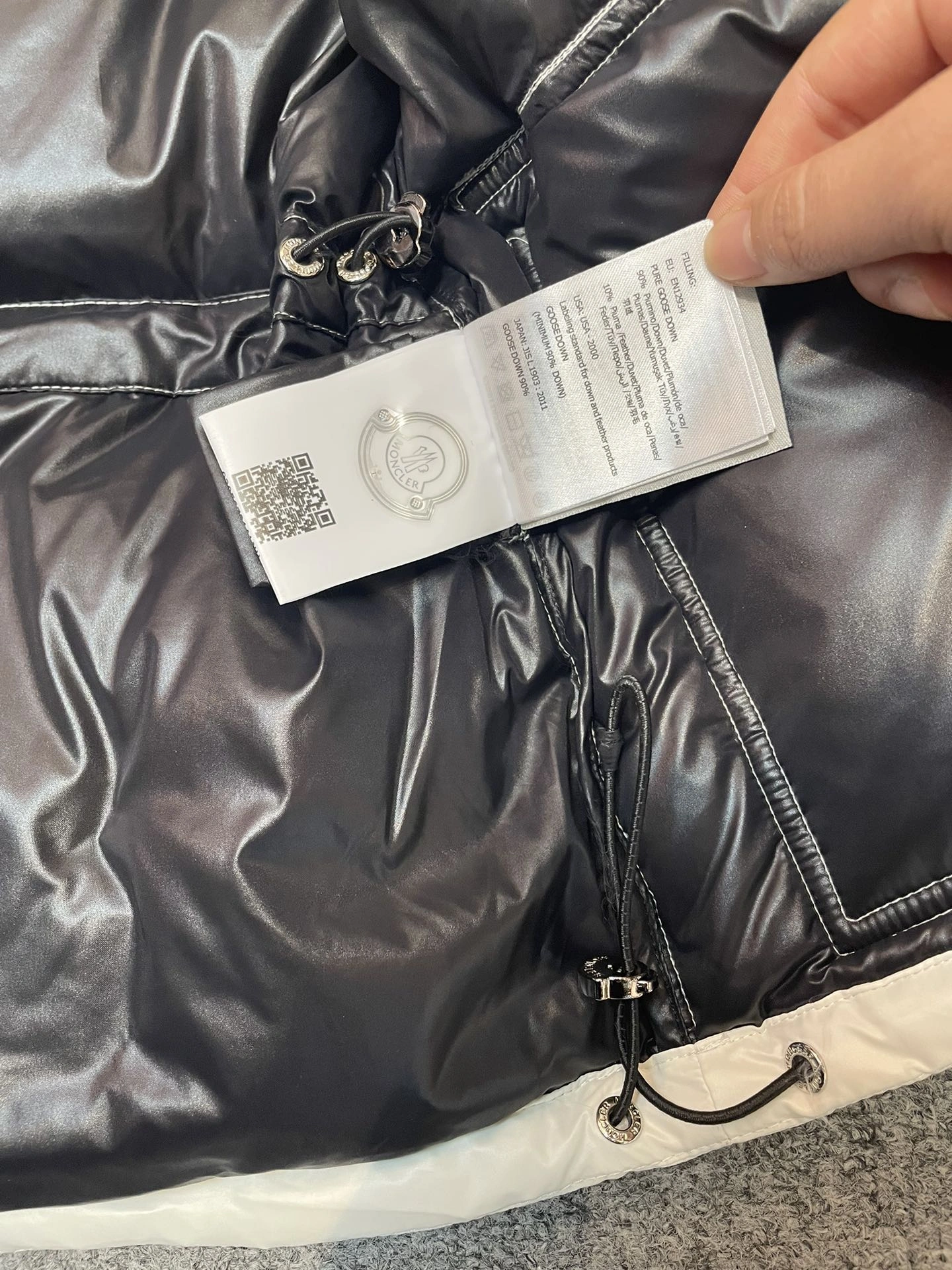 Moncler Down Jackets ComfortFit 146299