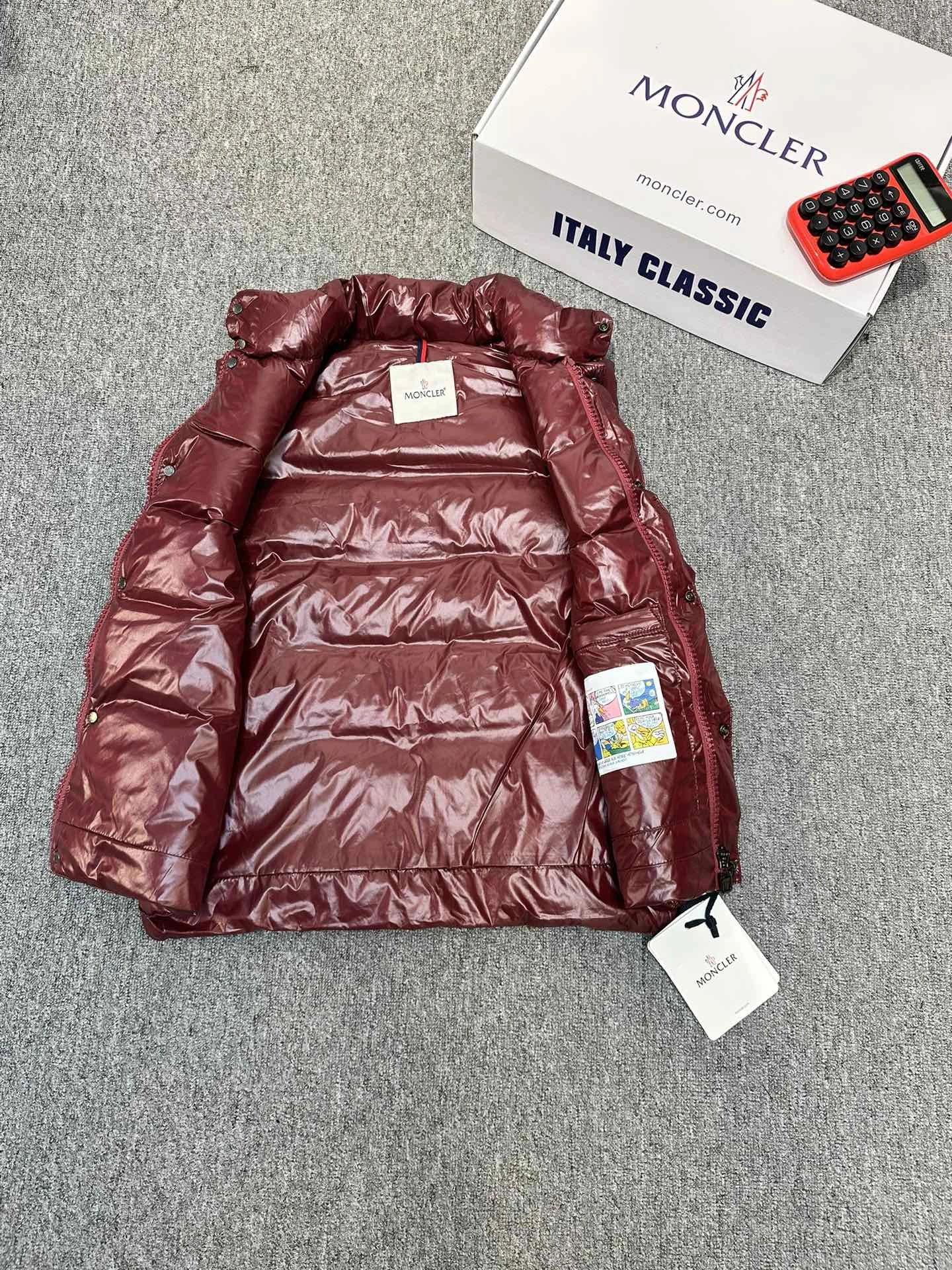 Snug Moncler Down Jackets 146289