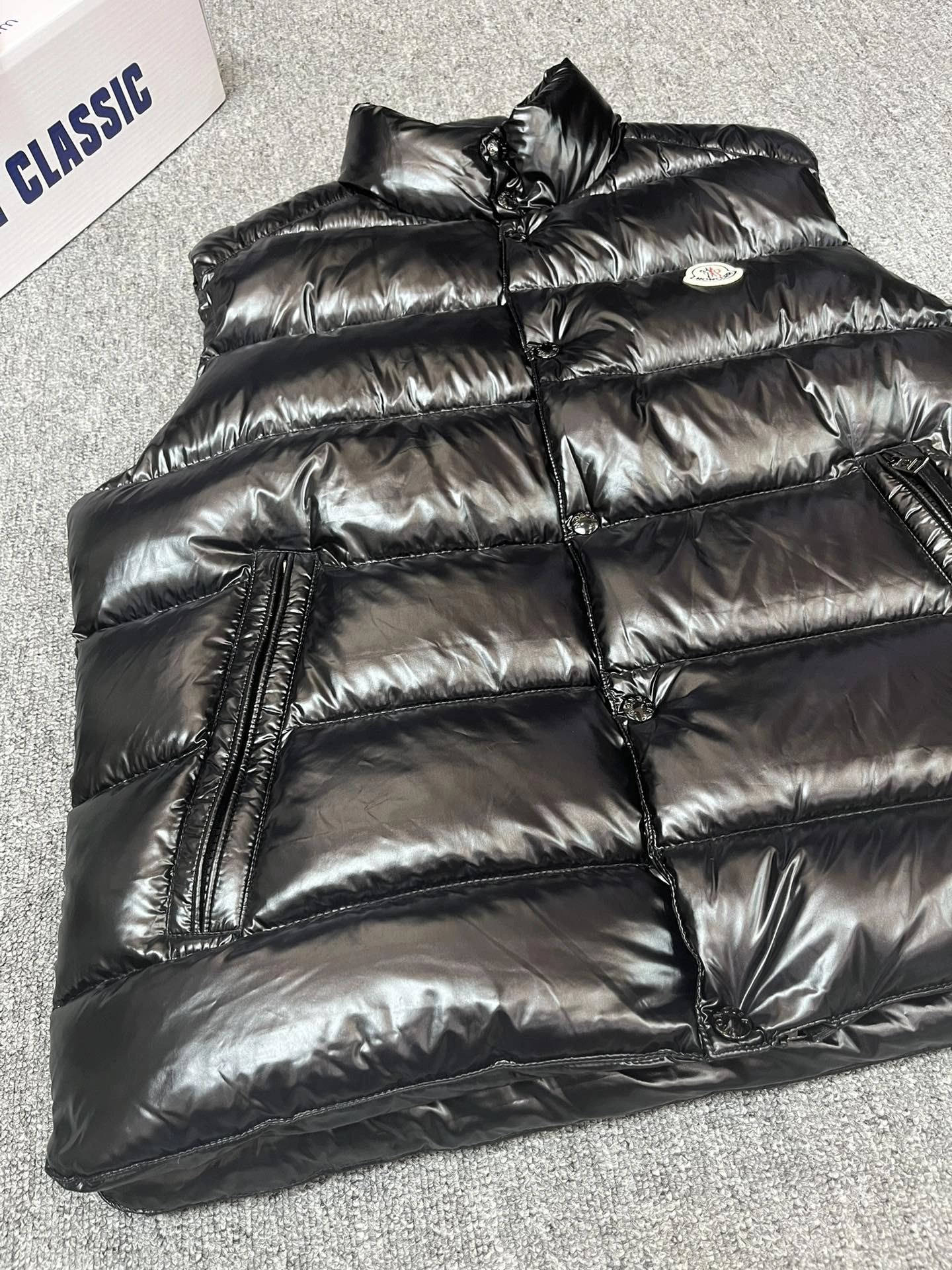 Snug Moncler Down Jackets 146289