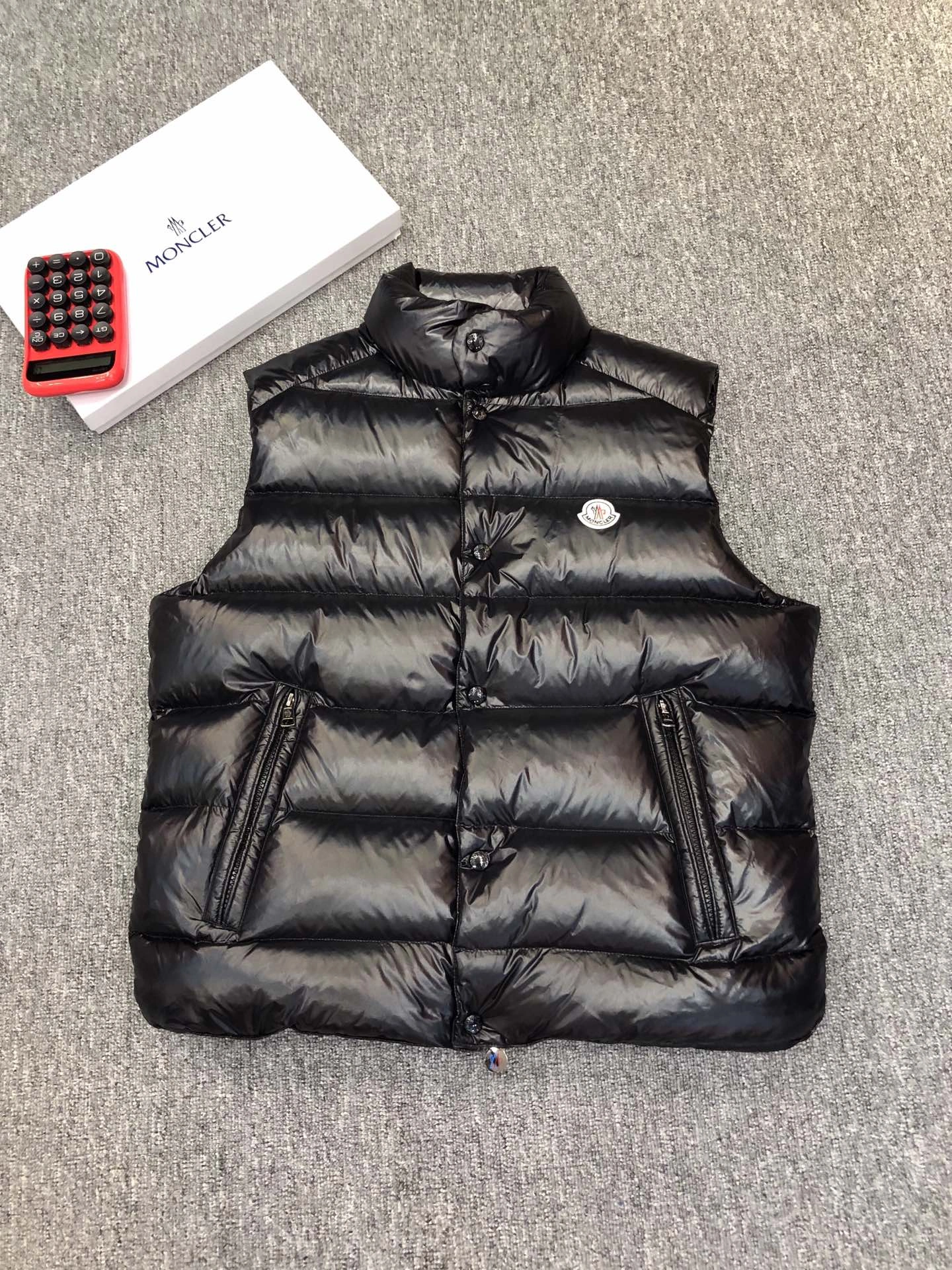 Resilient Moncler Down Jackets 146303