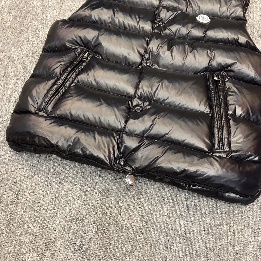Resilient Moncler Down Jackets 146303