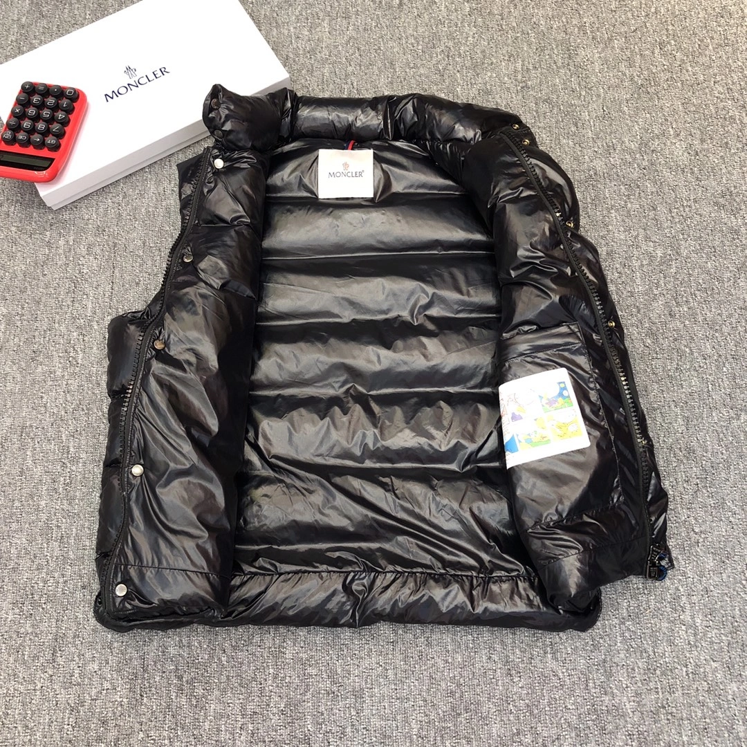 Resilient Moncler Down Jackets 146303