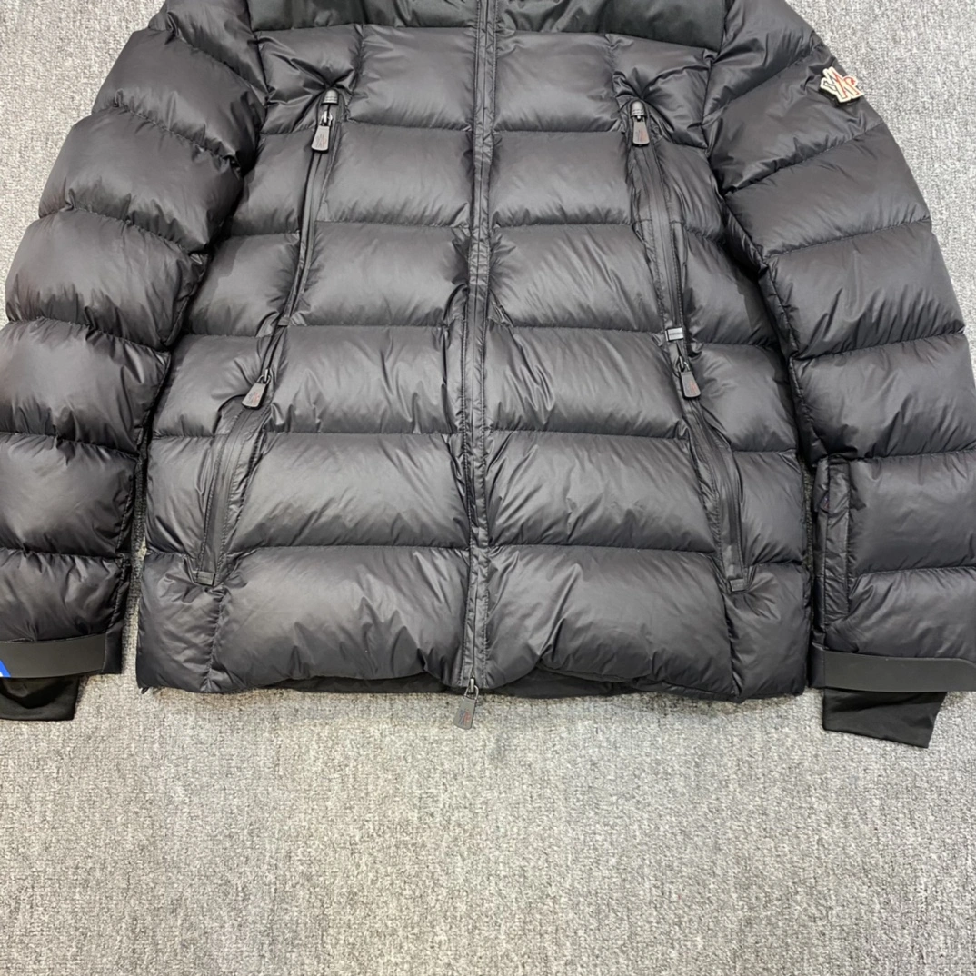 Moncler Down Jackets WellDesigned 146298