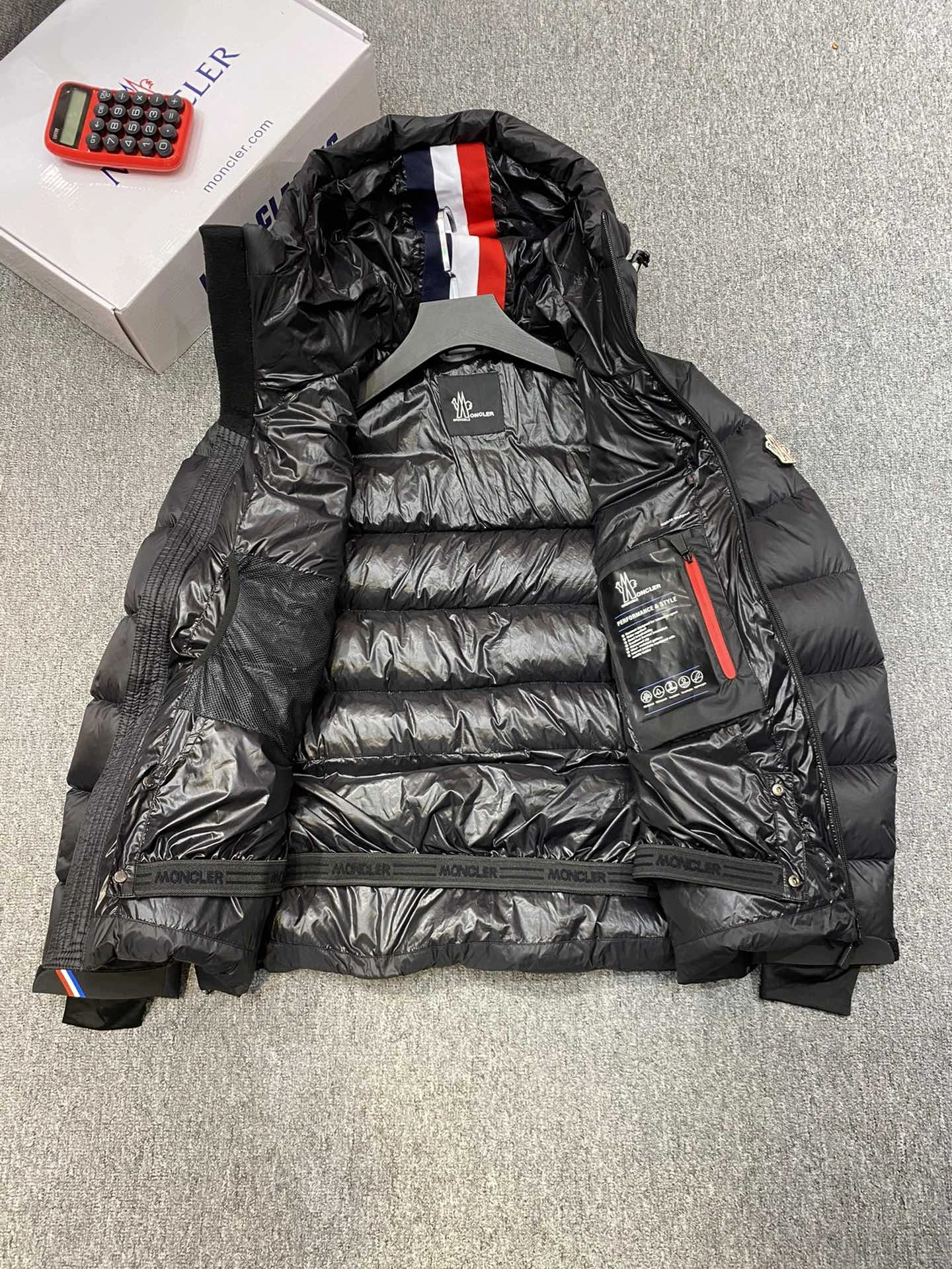 Moncler Down Jackets WellDesigned 146298