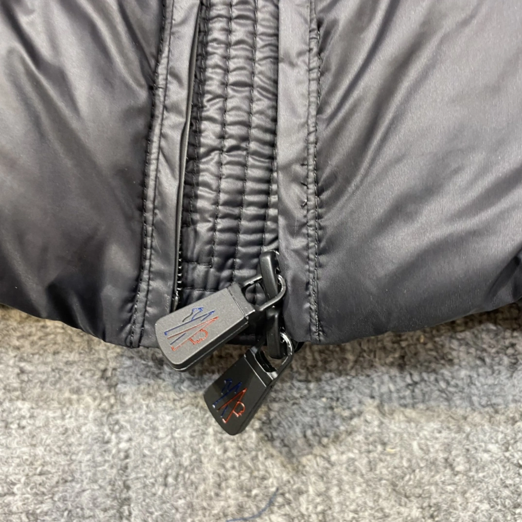 Moncler Down Jackets WellDesigned 146298