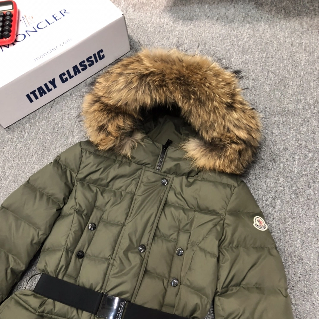 Moncler Down Jackets Snug 146297