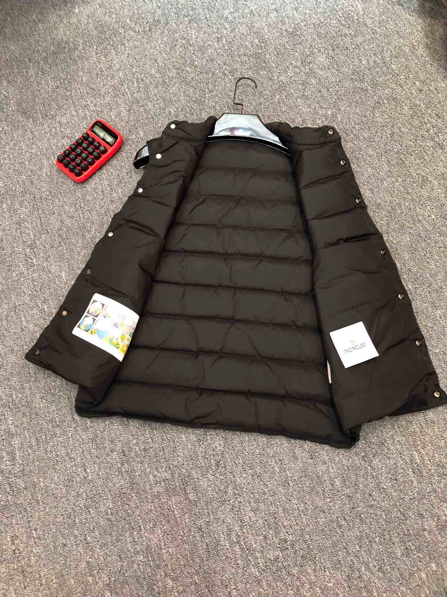 SmoothTexture Moncler Down Jackets 146286
