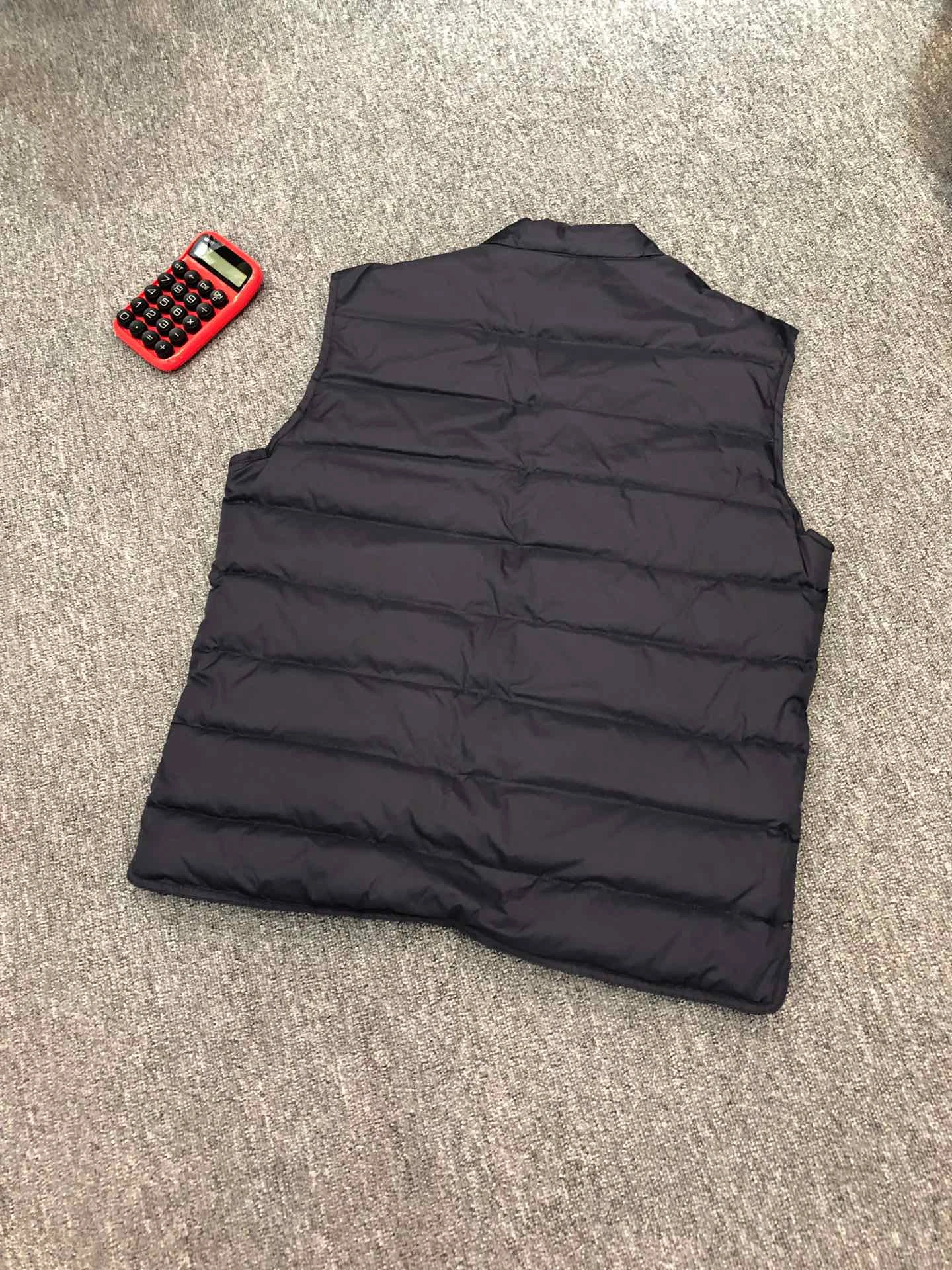 Moncler Down Jackets TravelReady 146279