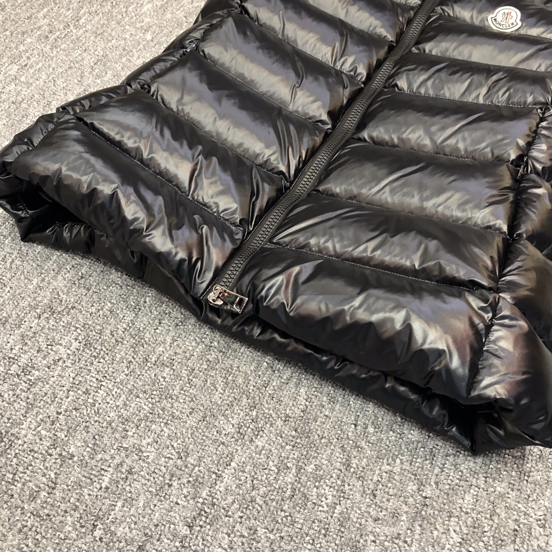 Moncler Down Jackets Functional 146294