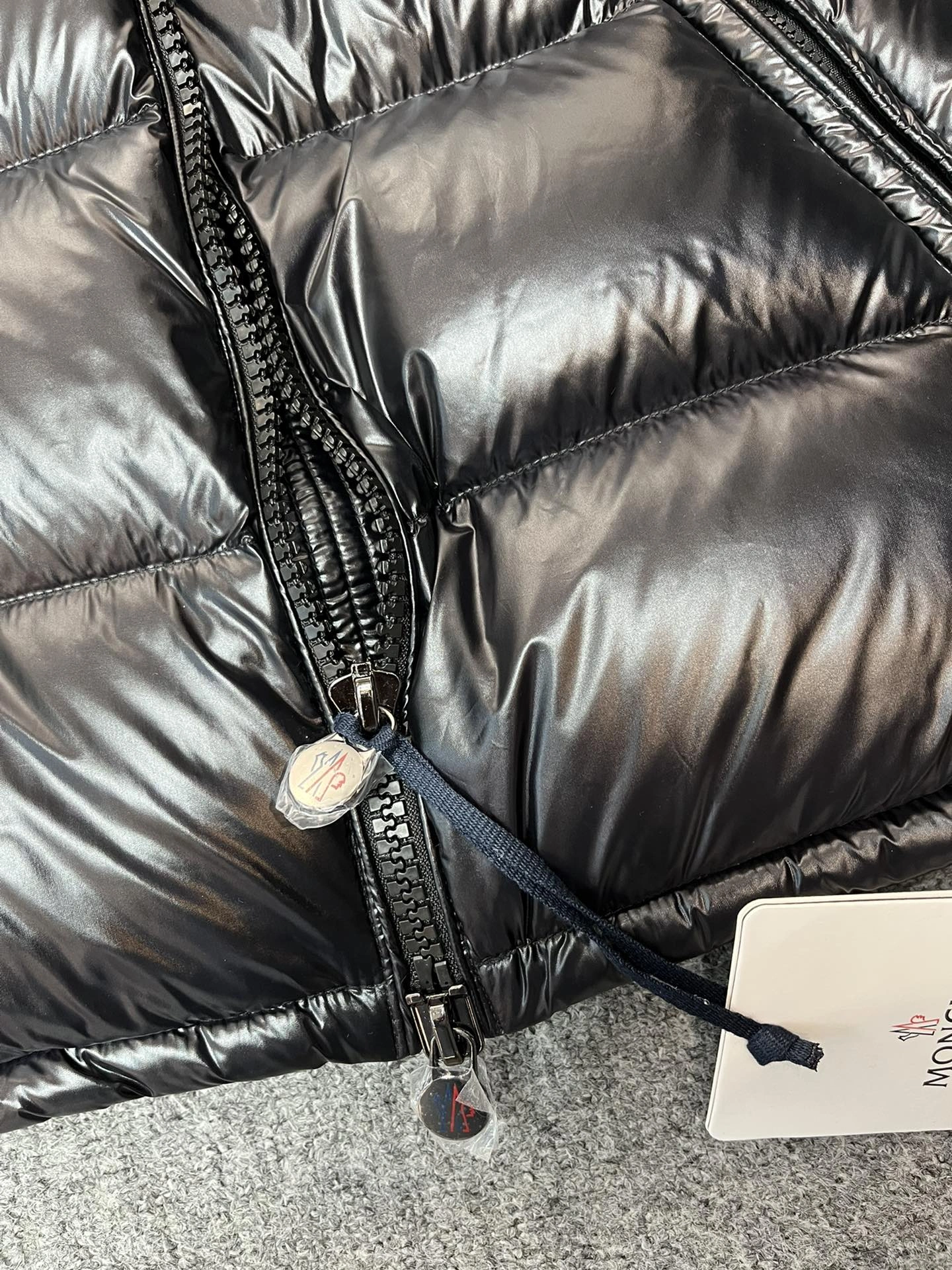 Moncler Down Jackets Bright 146287