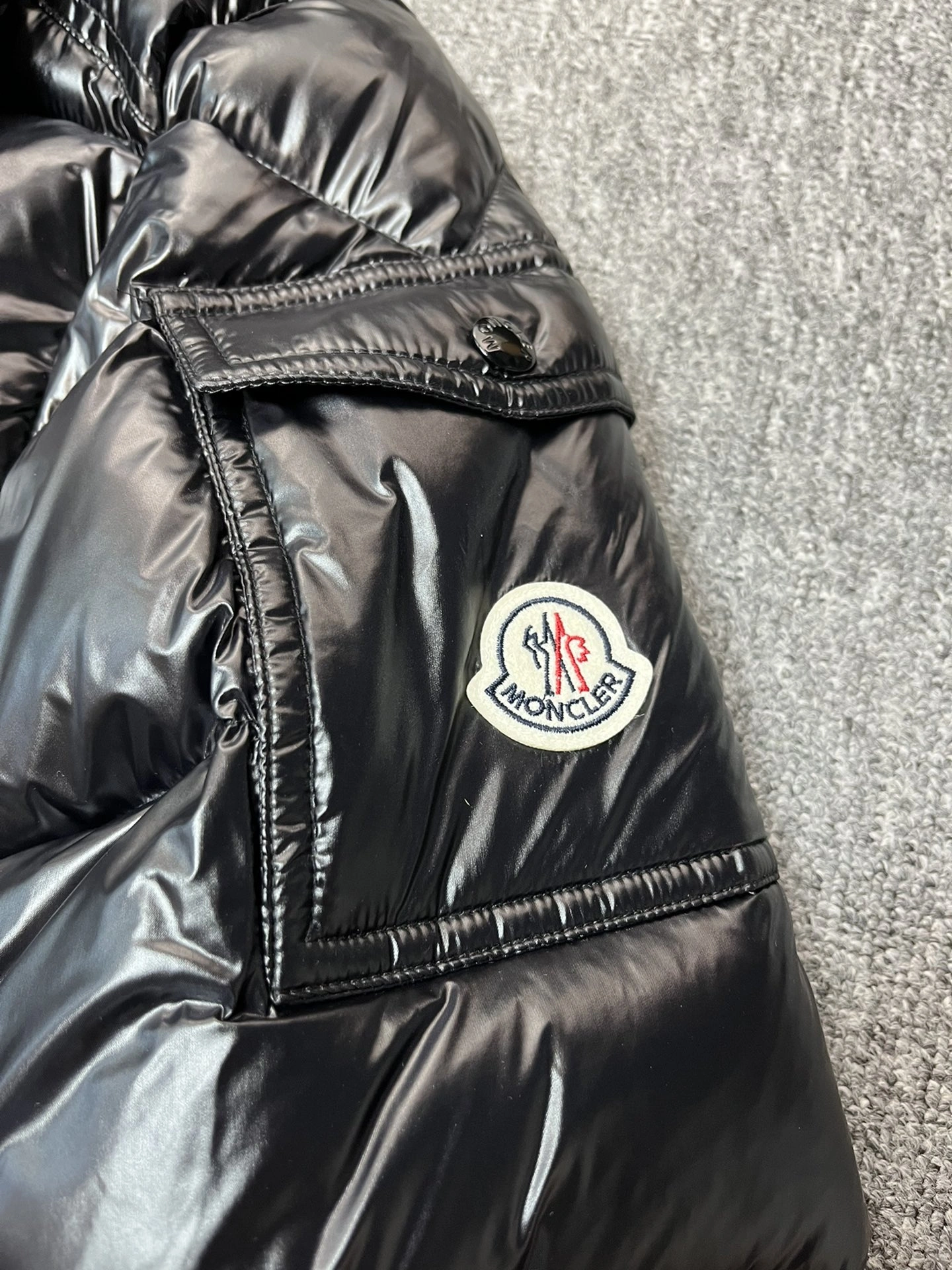 Moncler Down Jackets Bright 146287