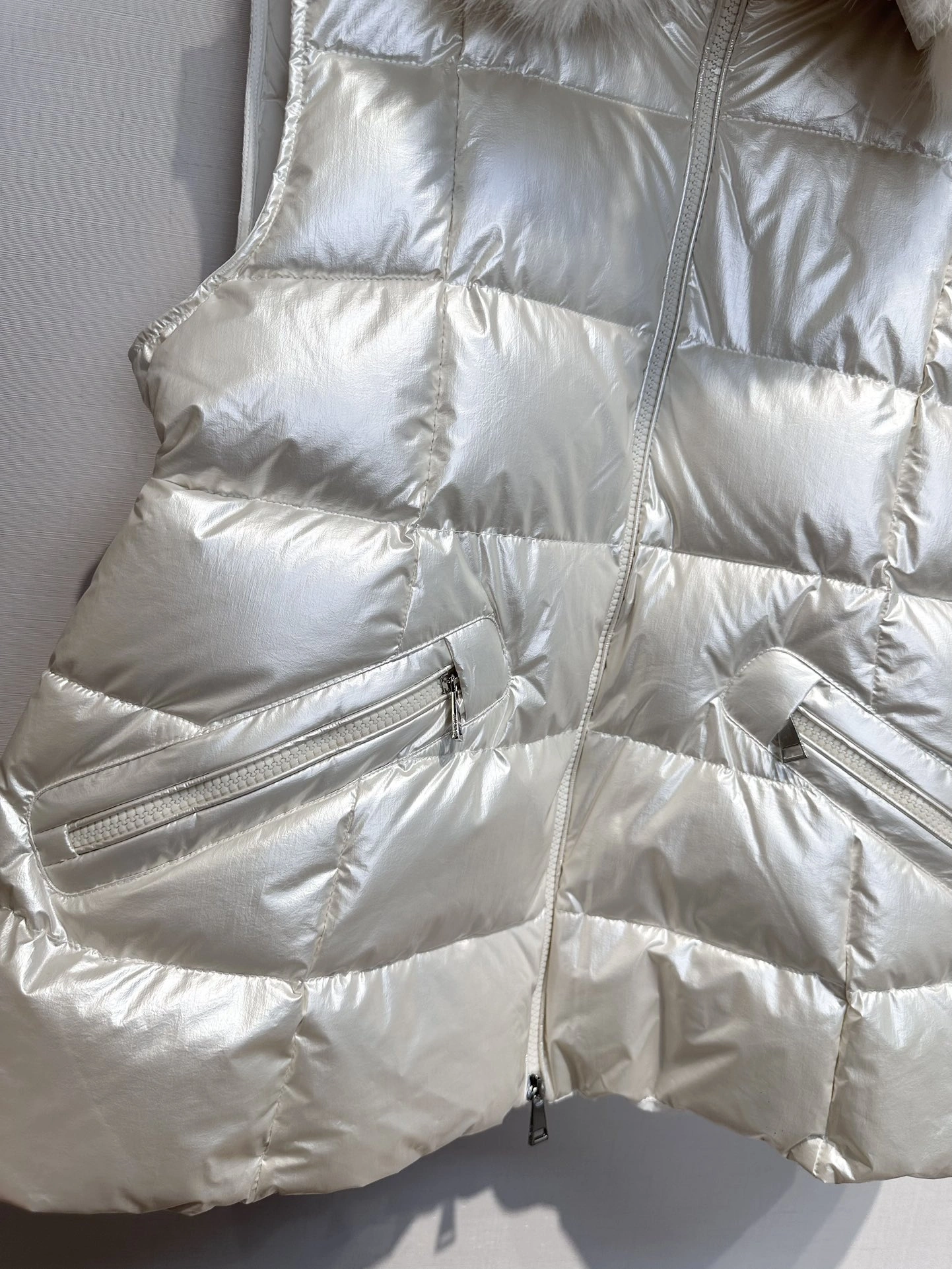 WaterResistant Moncler Down Jackets 146285