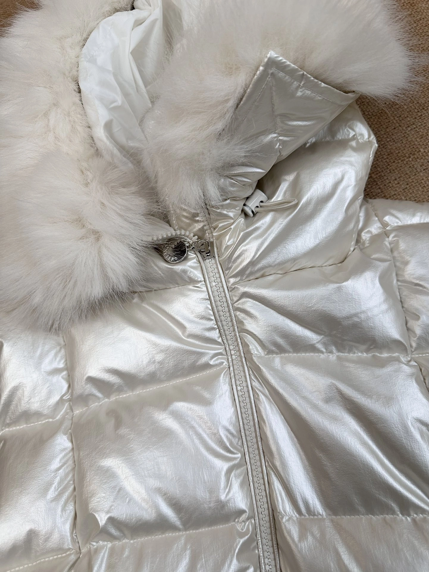 WaterResistant Moncler Down Jackets 146285
