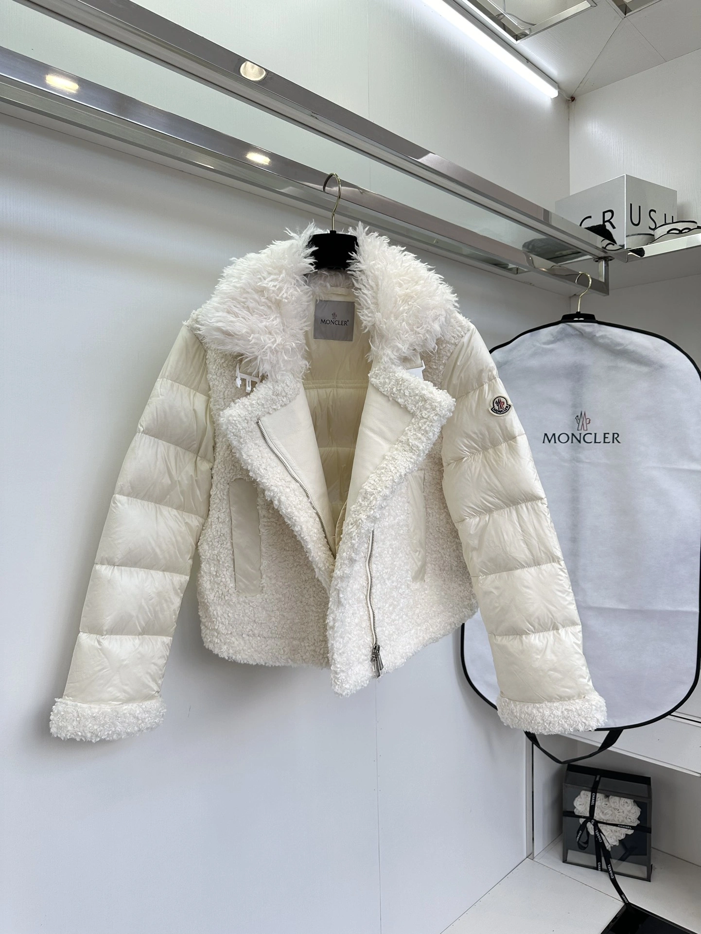 Minimalist Moncler Down Jackets 146288