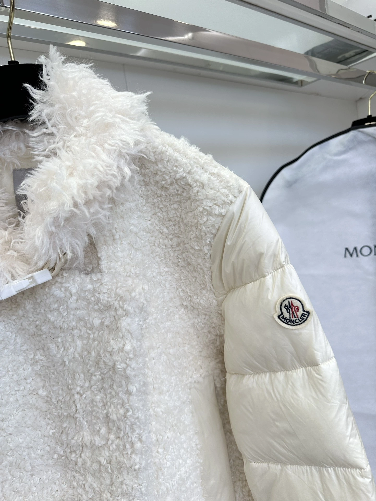 Minimalist Moncler Down Jackets 146288