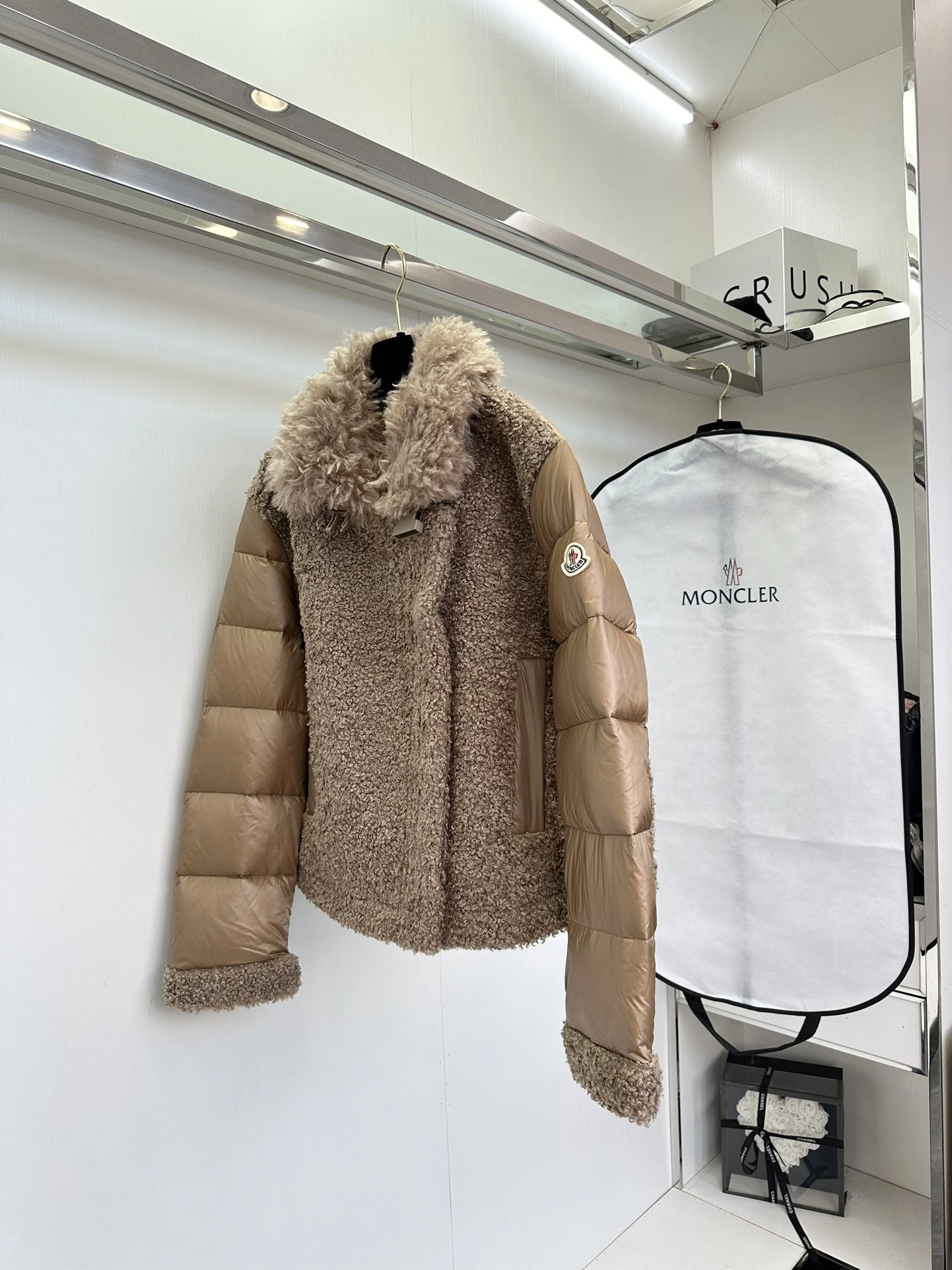 Moncler Down Jackets EasyMatch 146292