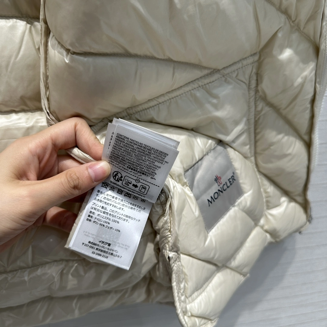 RelaxedFit Moncler Down Jackets 146275