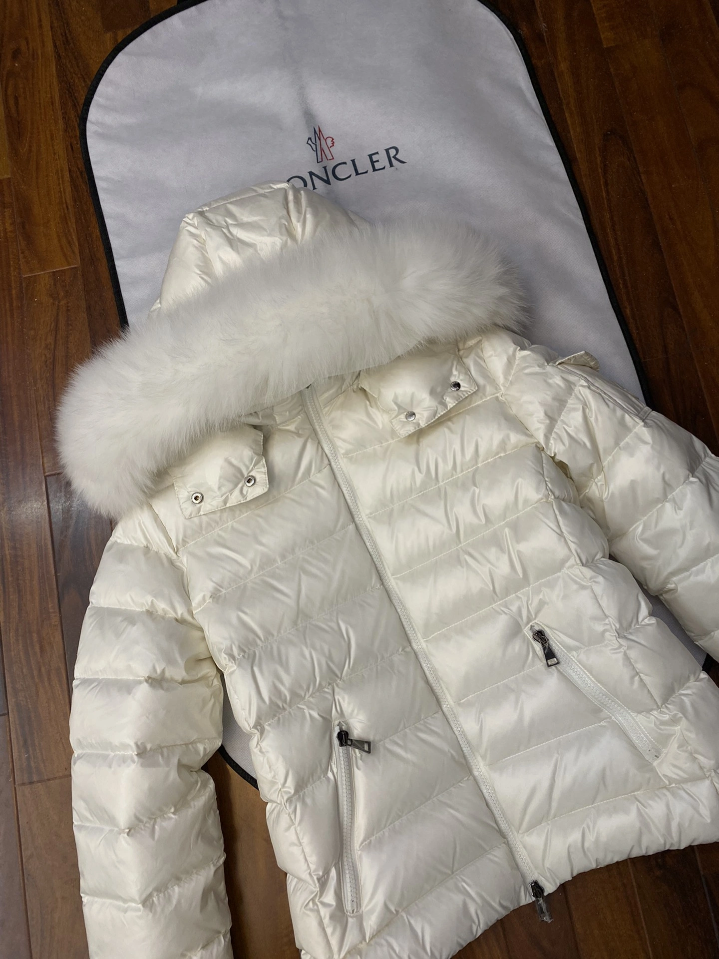 Moncler Down Jackets Refined 146276