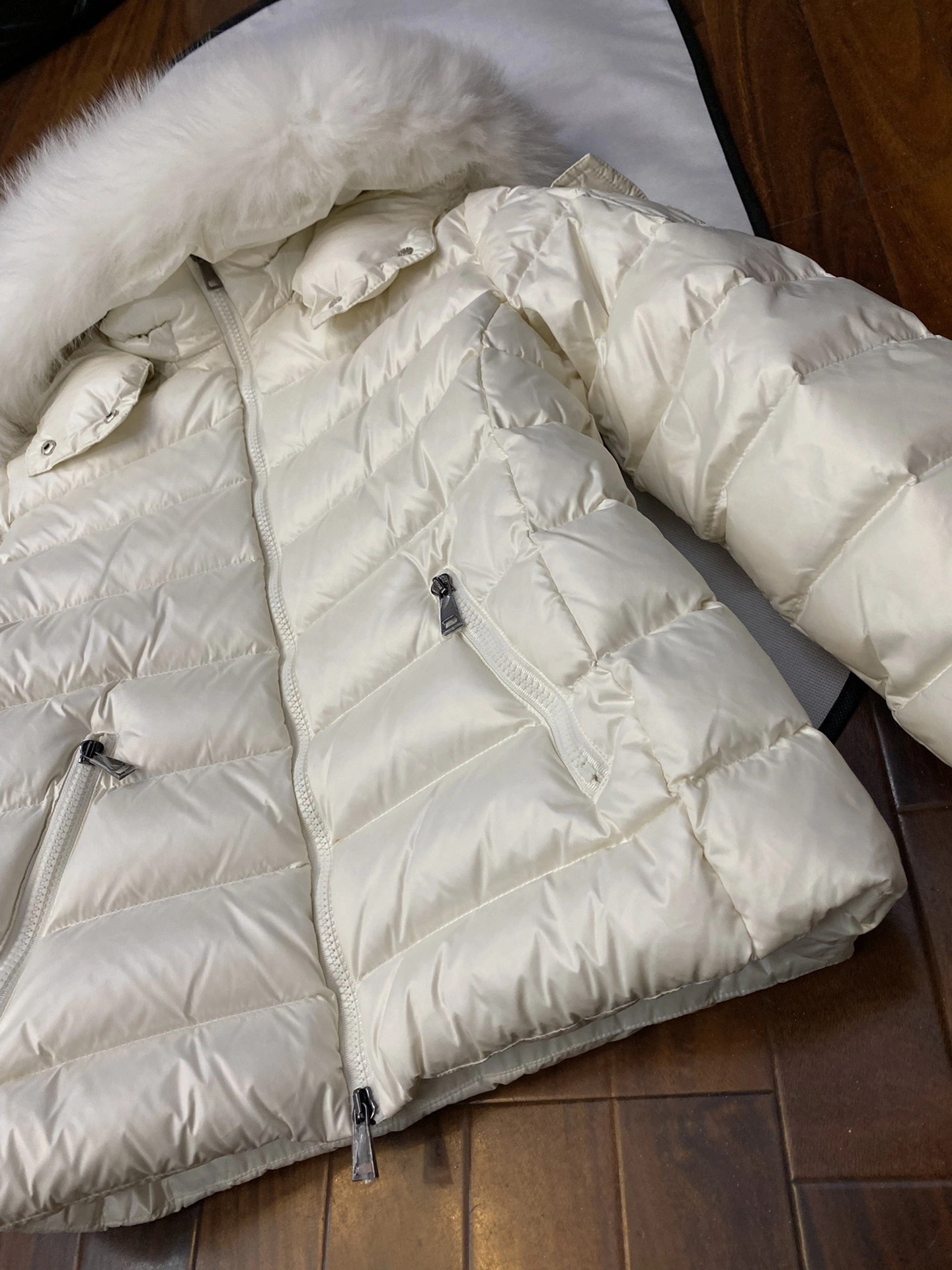 Moncler Down Jackets Refined 146276