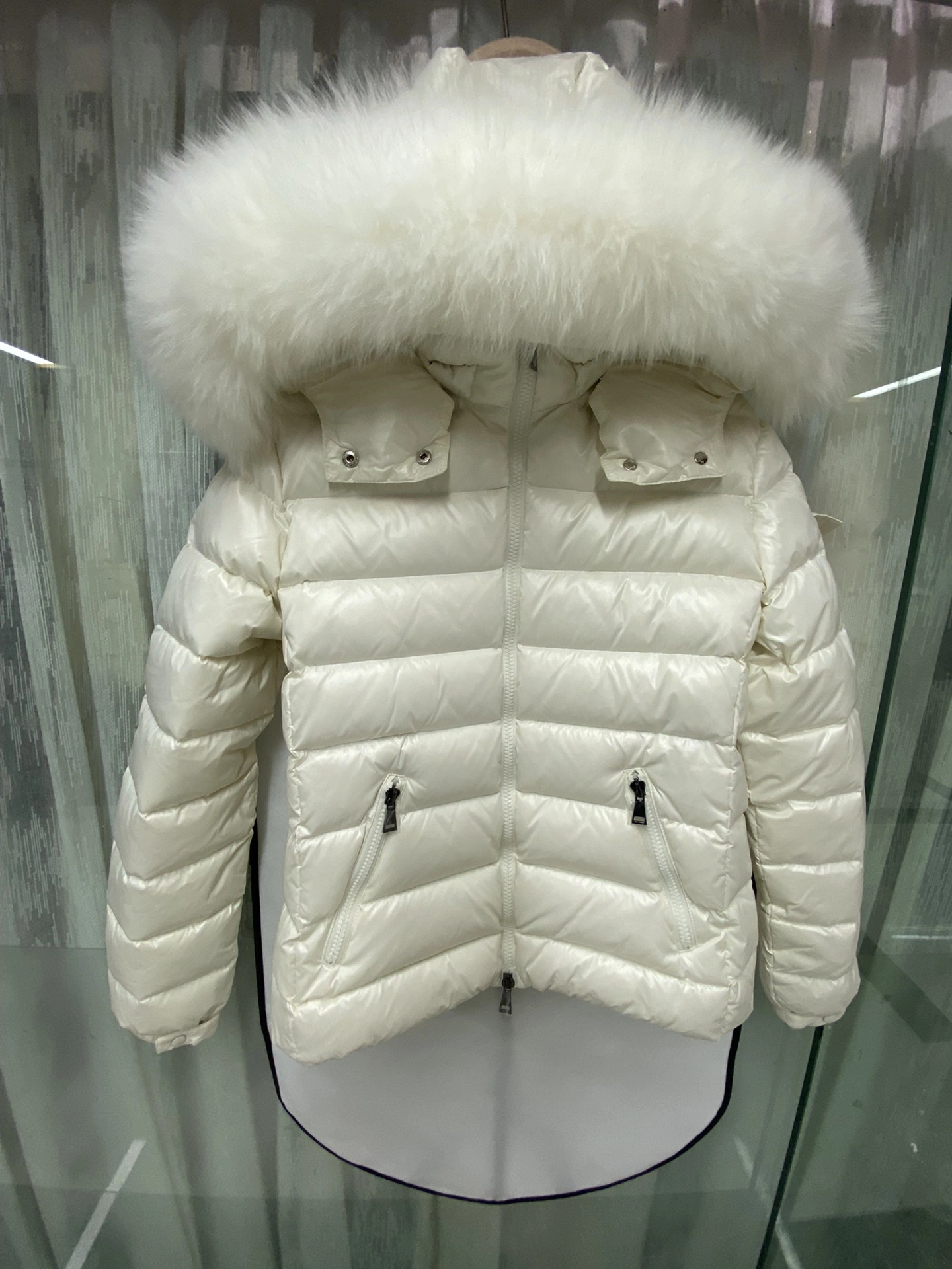 Moncler Down Jackets Refined 146276