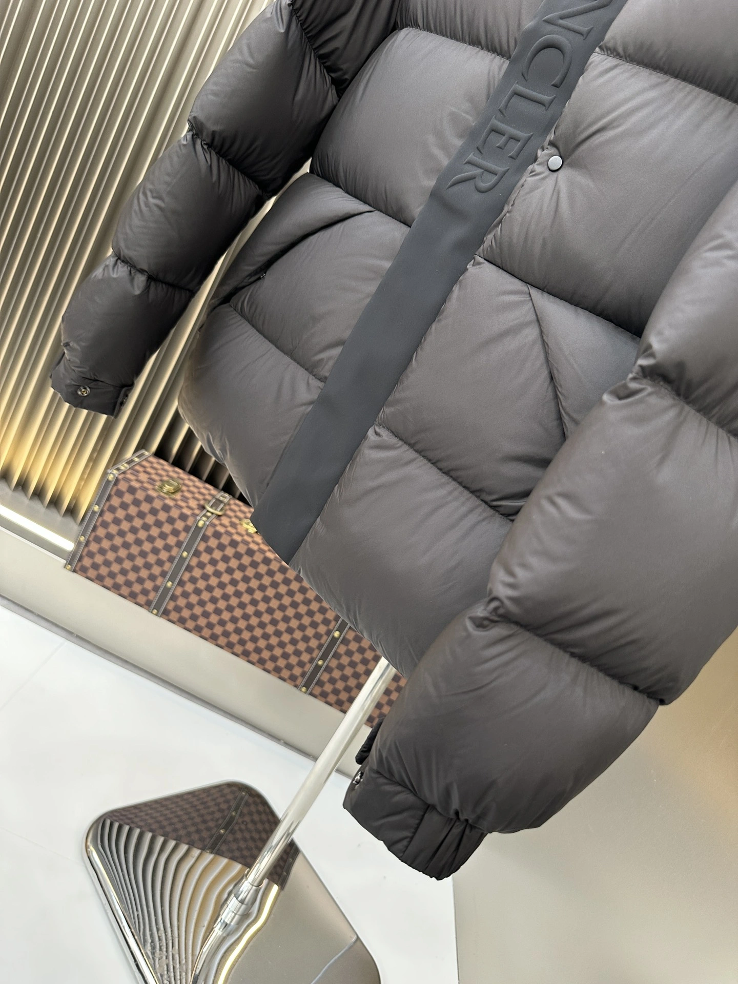 Moncler Down Jackets Unique 146274