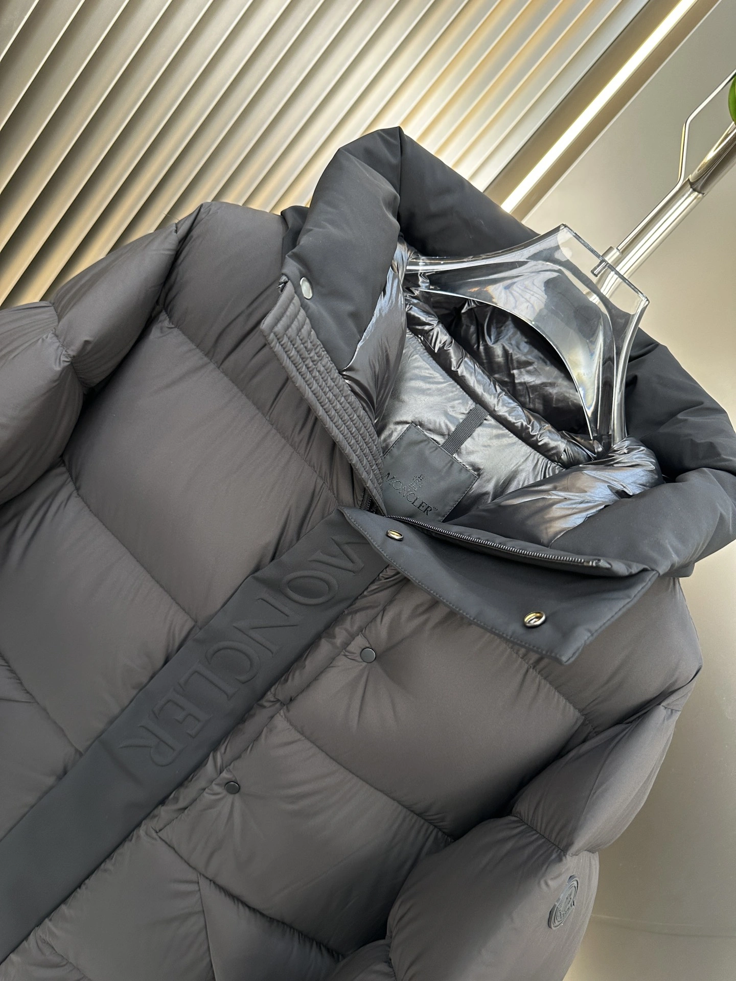 Moncler Down Jackets Unique 146274