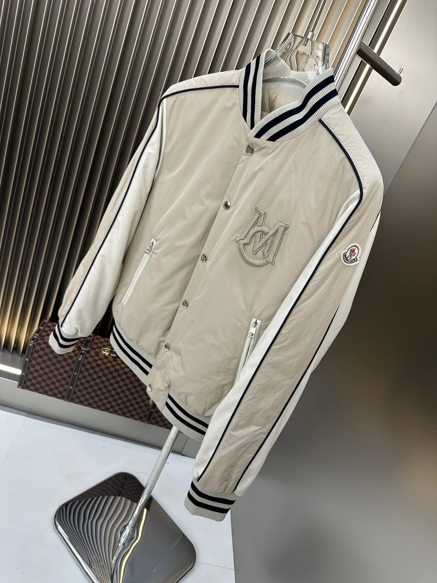 Moncler Down Jackets Efficient 146273