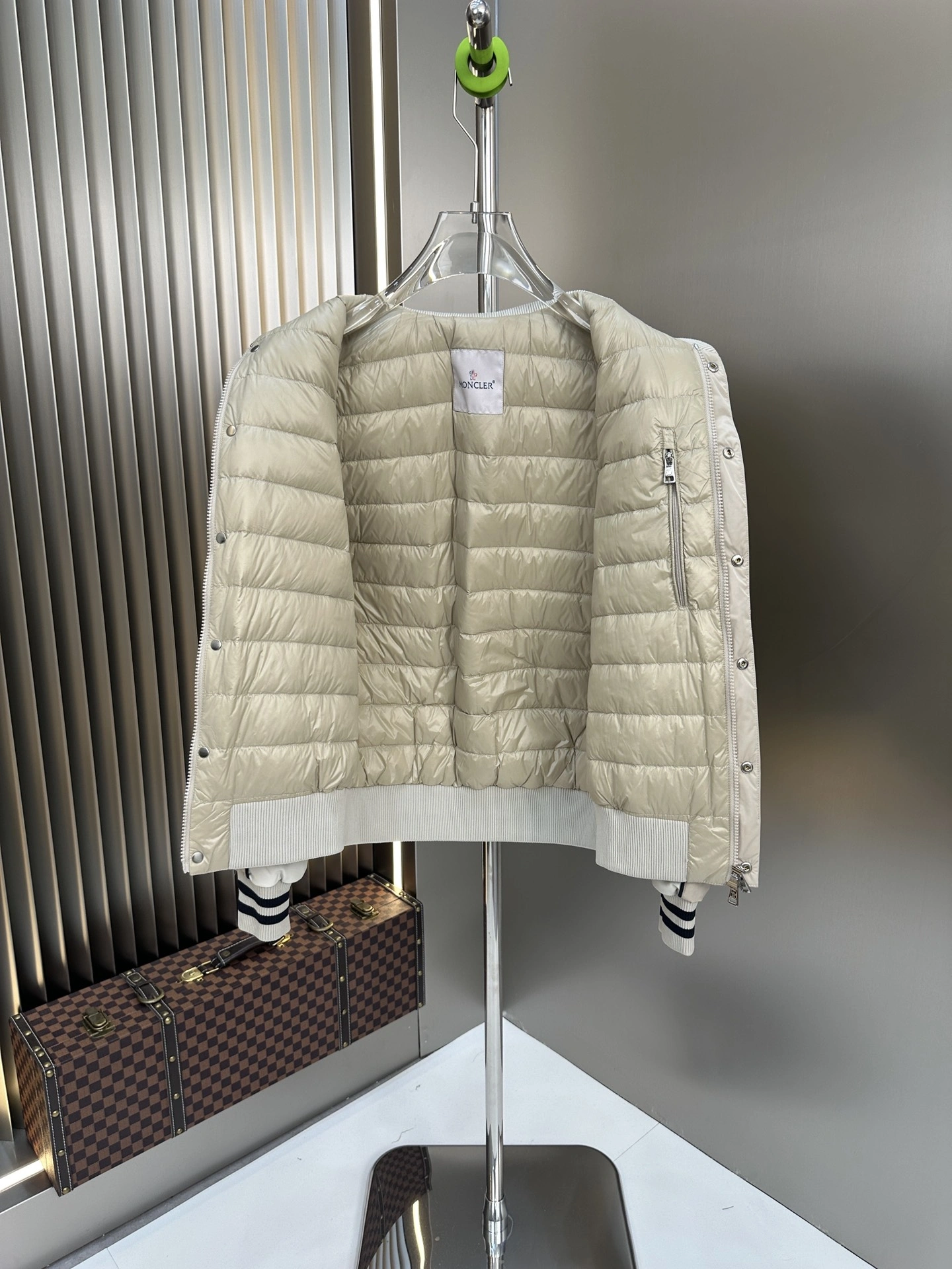 Moncler Down Jackets Efficient 146273