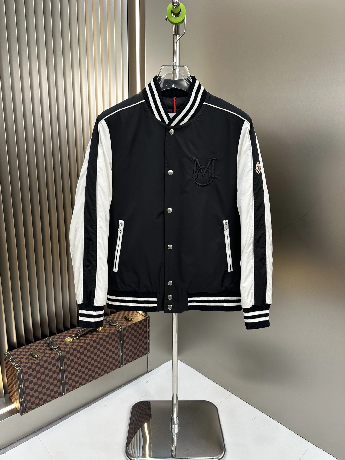 Moncler Down Jackets Casual 146272