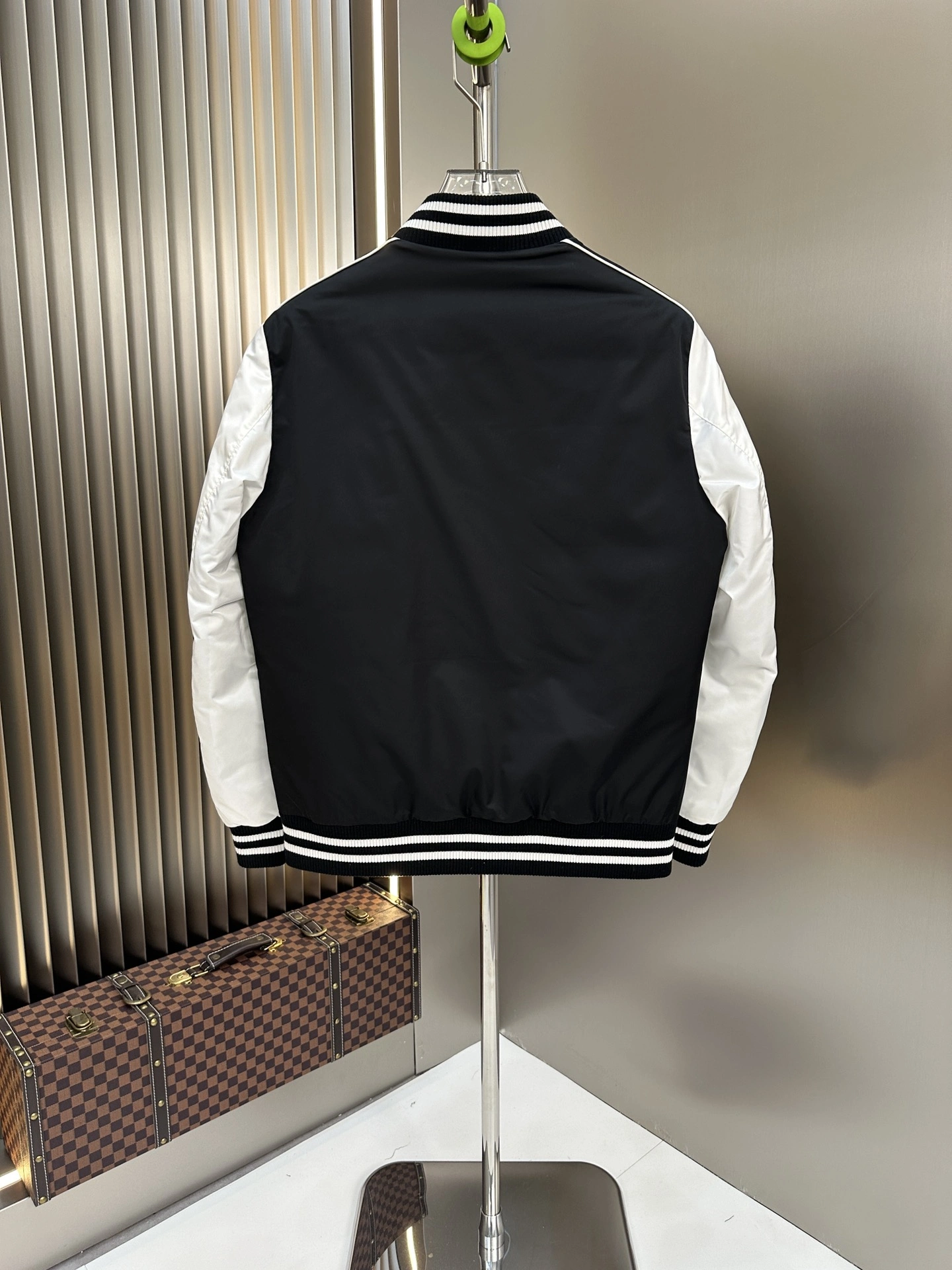 Moncler Down Jackets Casual 146272