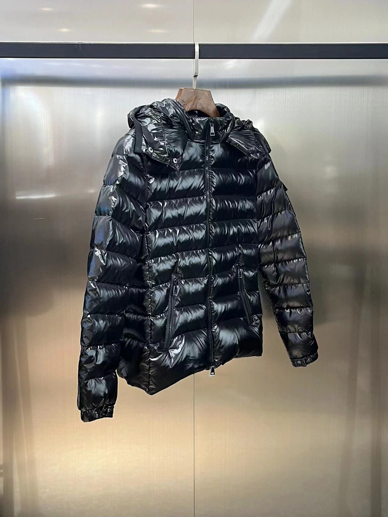 Moncler Down Jackets Practical 146269