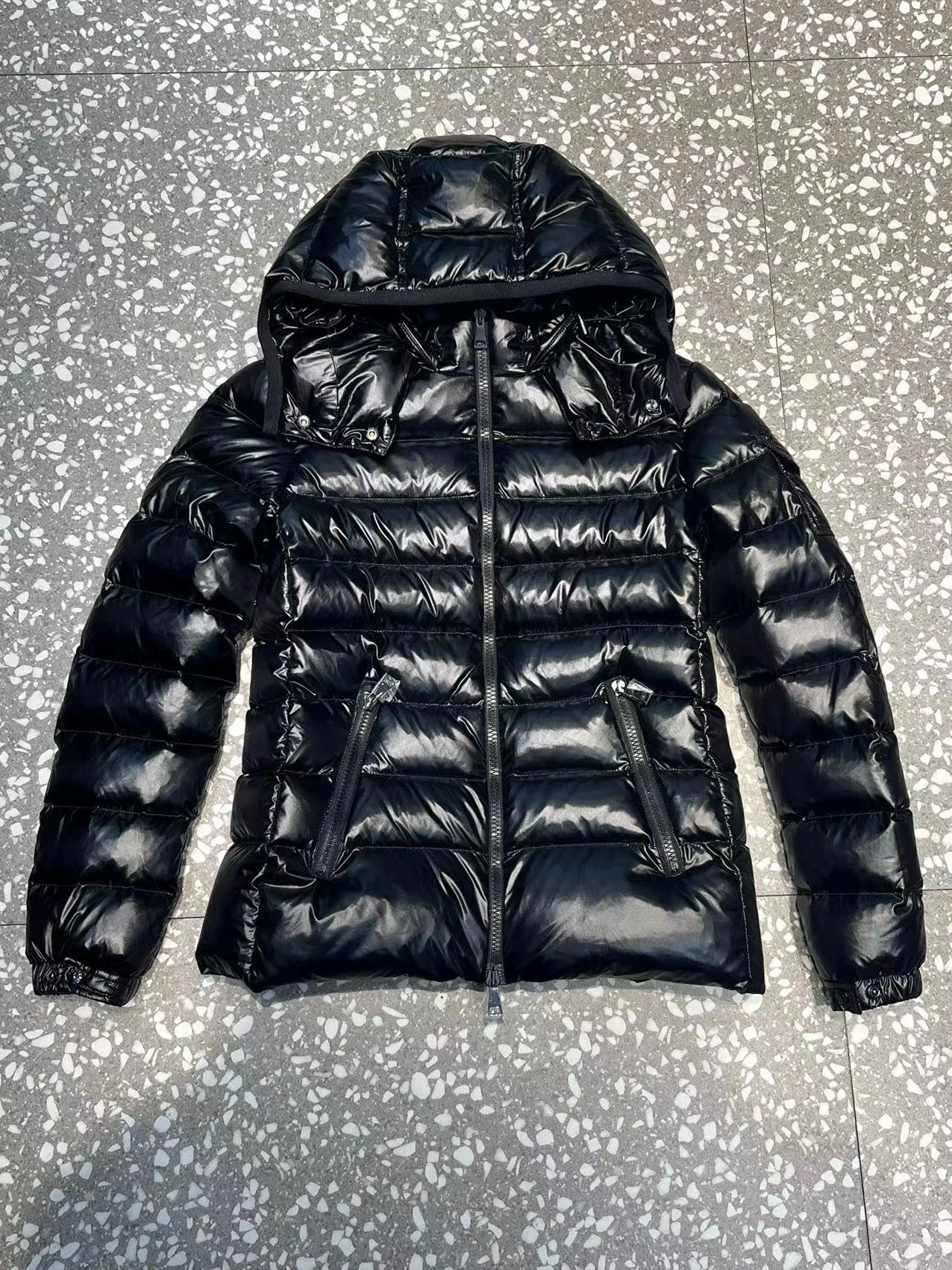Moncler Down Jackets Practical 146269