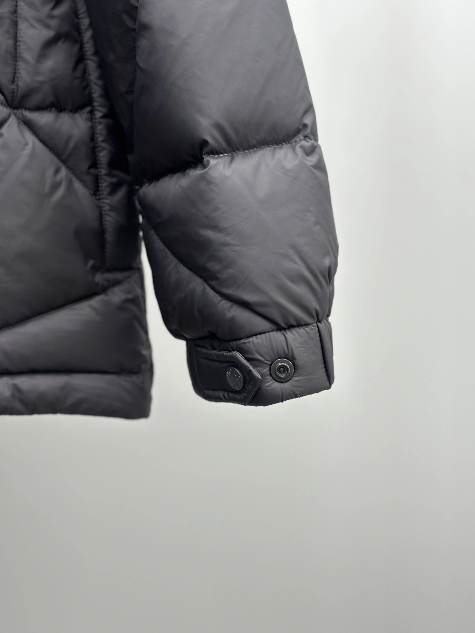Comfortable Moncler Down Jackets 146264