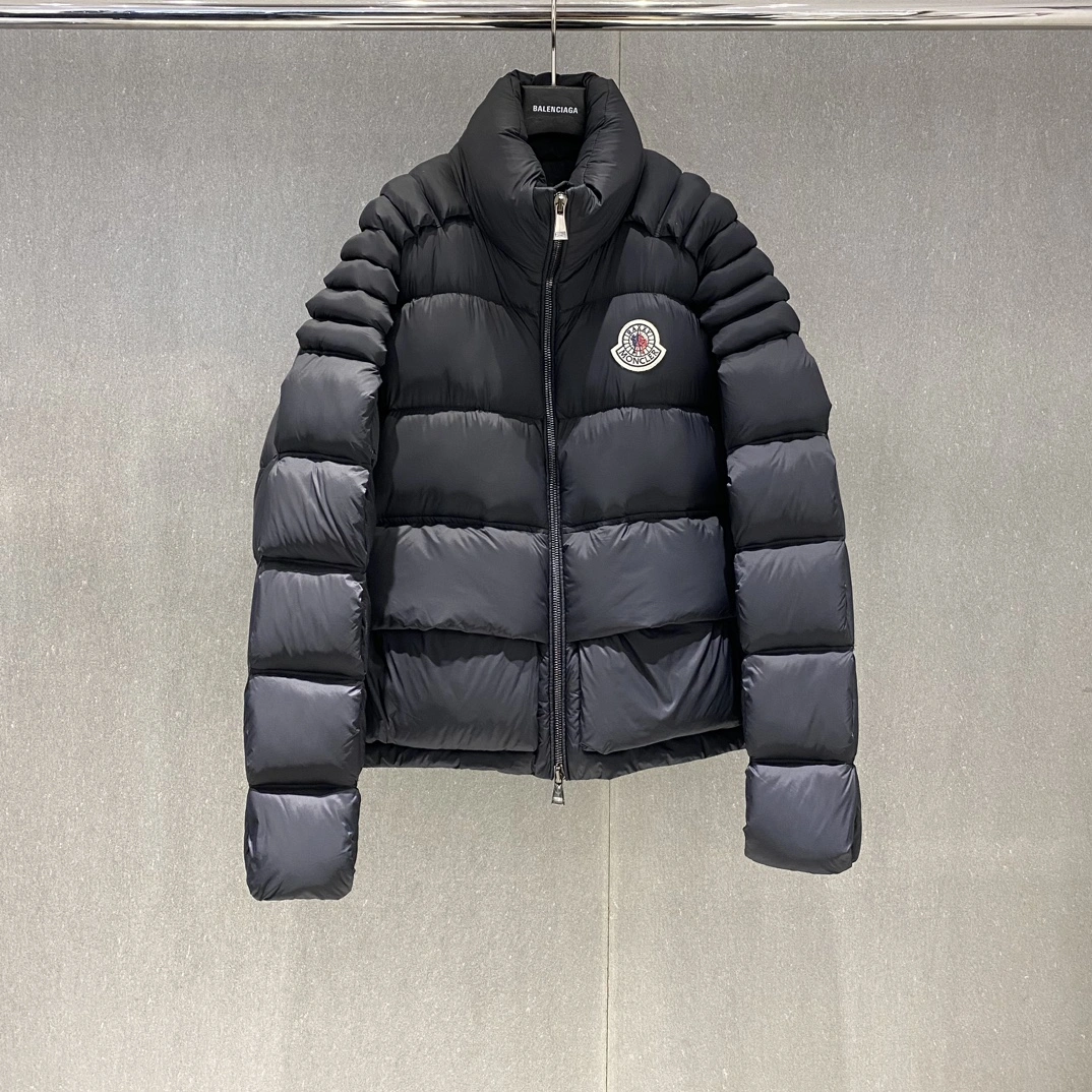Flexible Moncler Down Jackets 146262