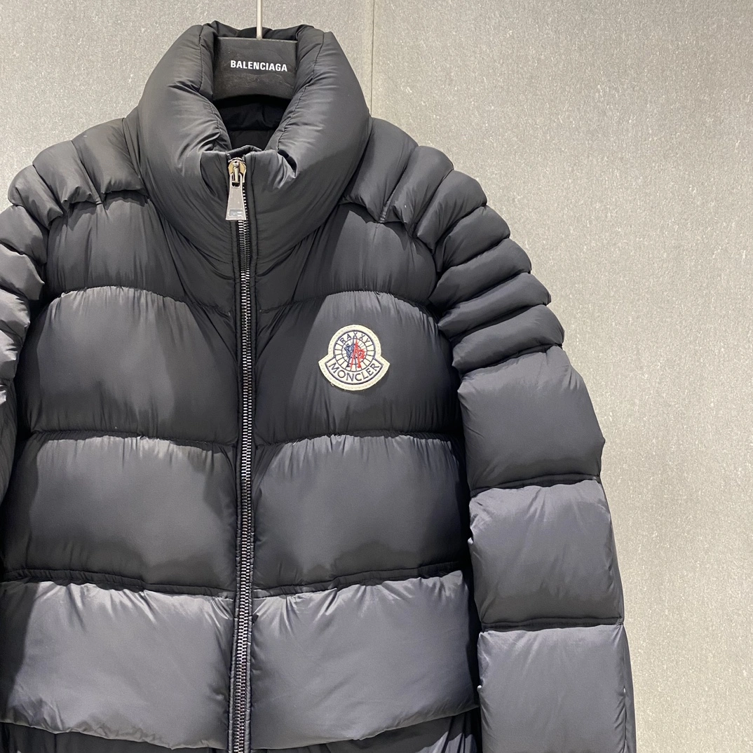 Flexible Moncler Down Jackets 146262