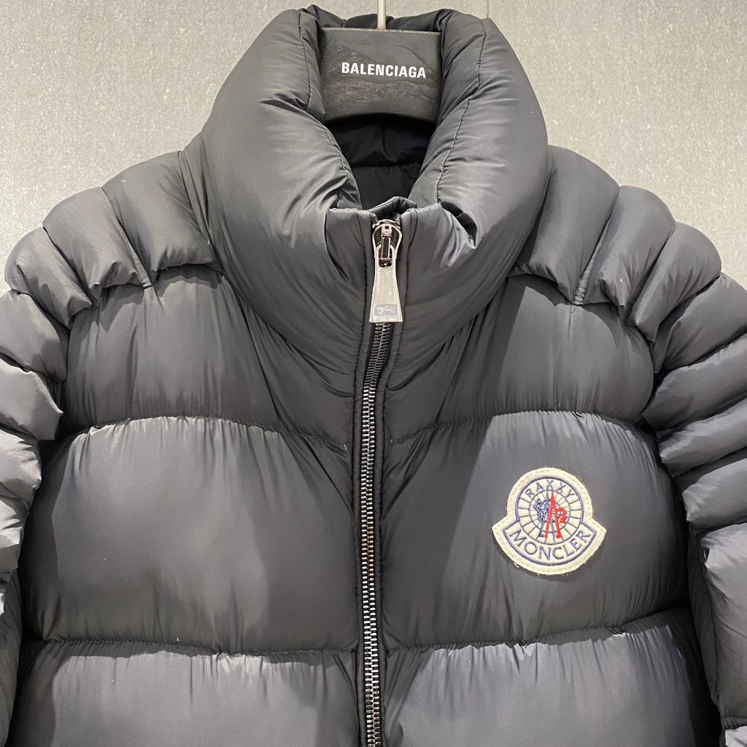 Flexible Moncler Down Jackets 146262