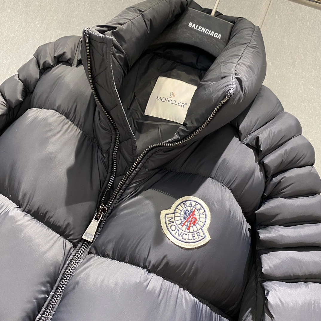 Flexible Moncler Down Jackets 146262