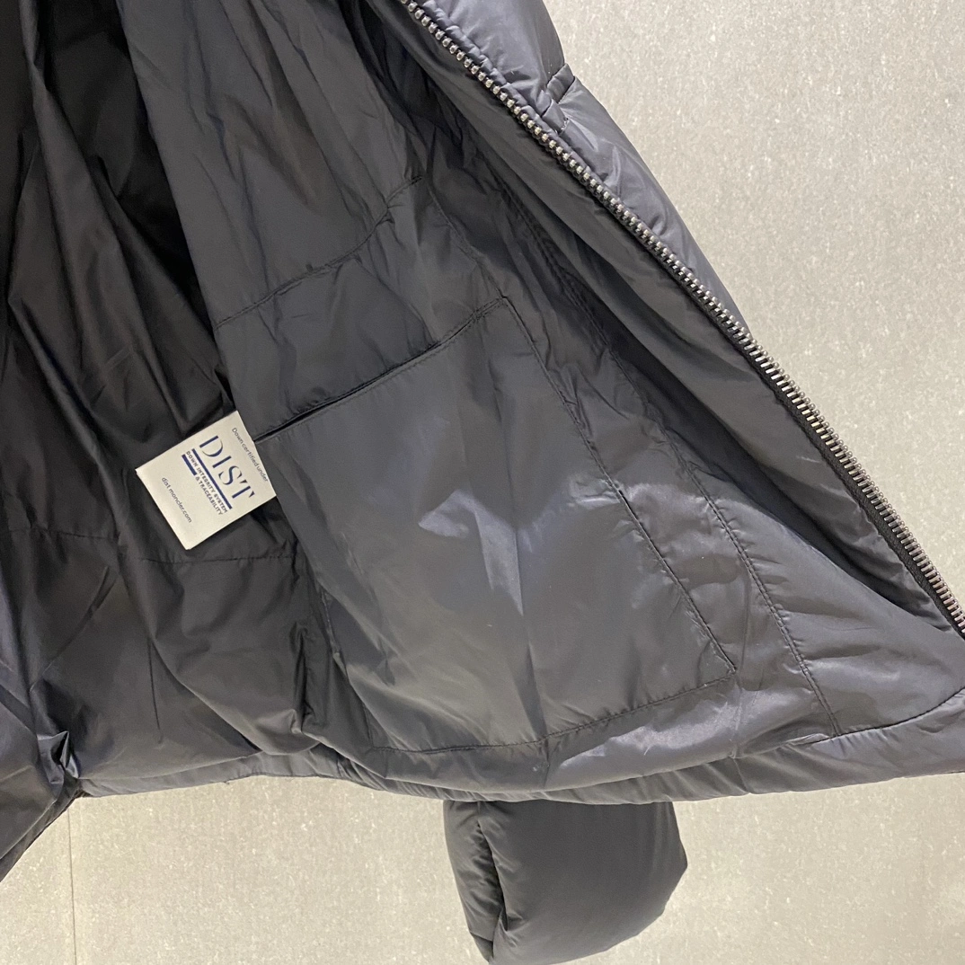 Flexible Moncler Down Jackets 146262