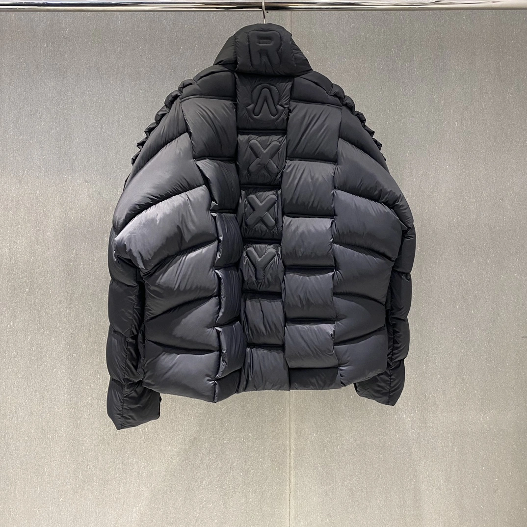 Flexible Moncler Down Jackets 146262