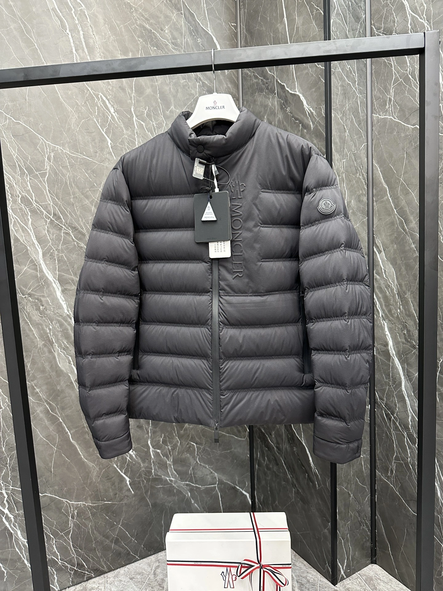 Moncler Down Jackets DailyWear 146259