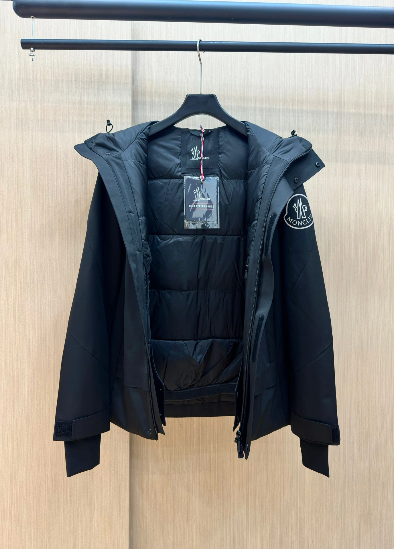 Moncler Down Jackets AllSeason 146243