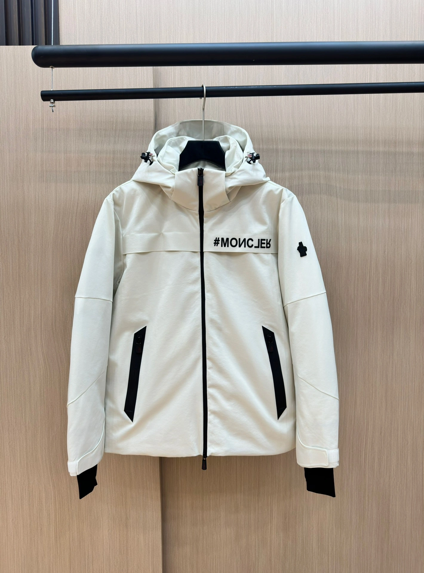 Moncler Down Jackets Compact 146261