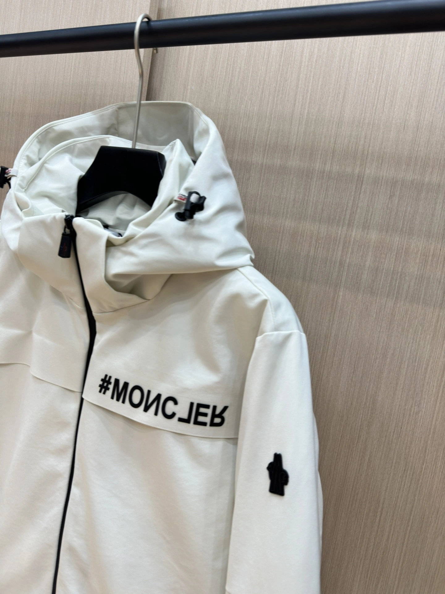 Moncler Down Jackets Compact 146261