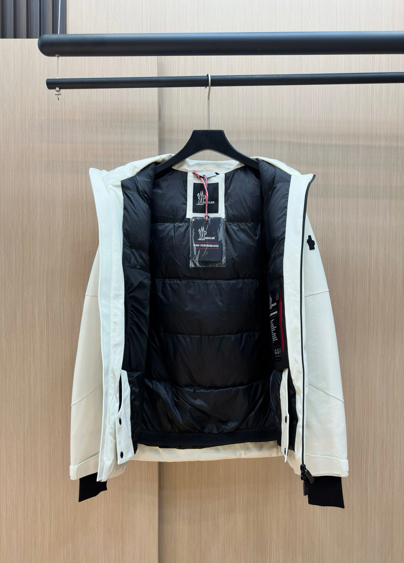 Moncler Down Jackets Compact 146261