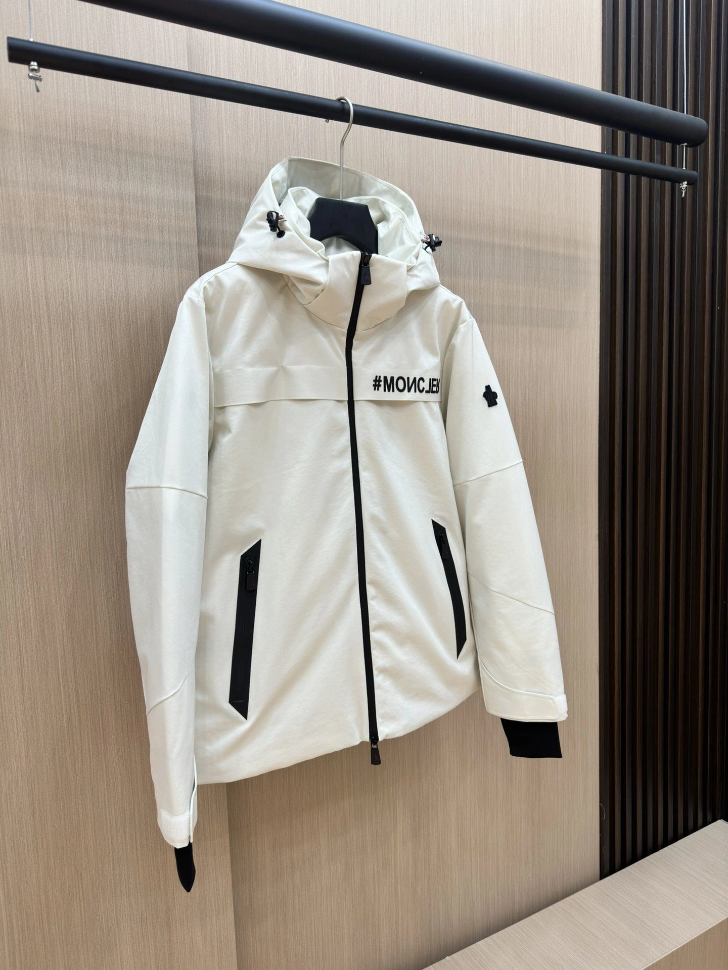 Moncler Down Jackets Compact 146261