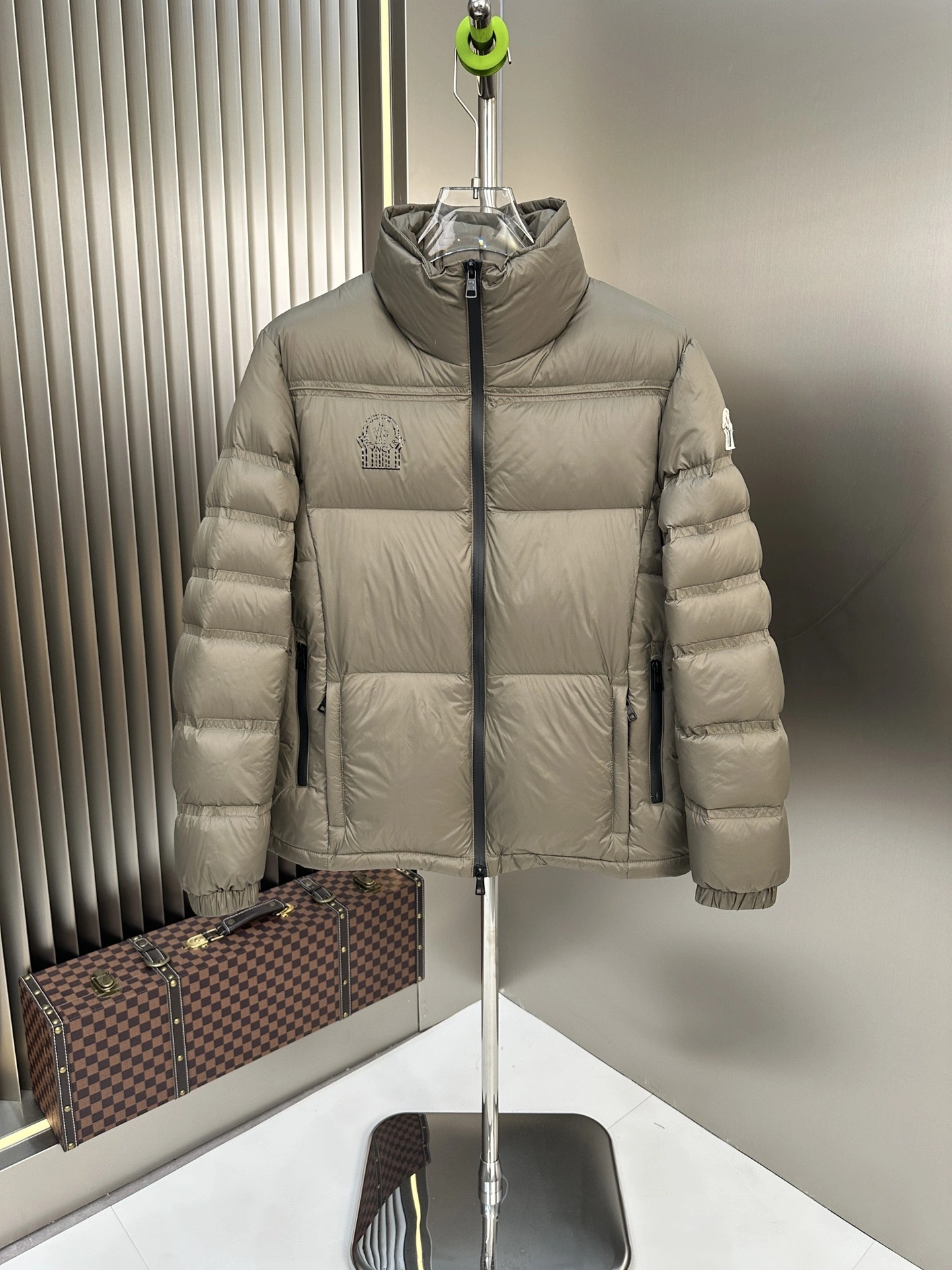 Breathable Moncler Down Jackets 146247