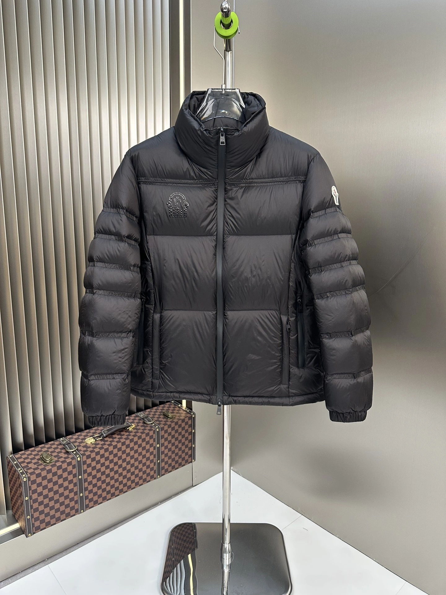 Breathable Moncler Down Jackets 146247